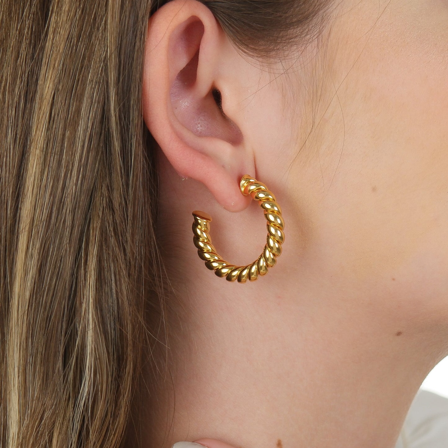 Stefania Twisted Hoops